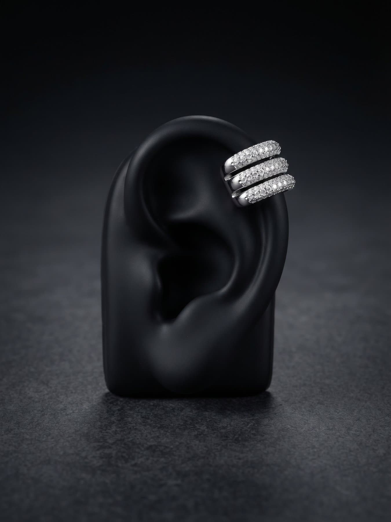 EarCuff plateado con piedras