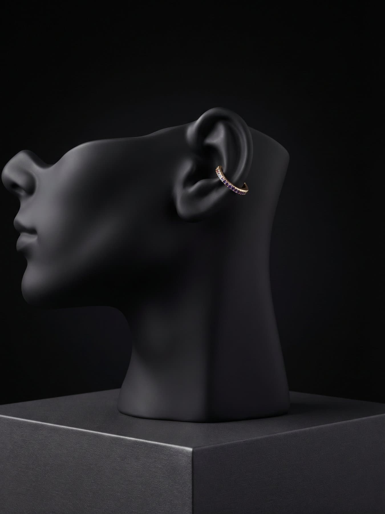 EarCuff dorado con piedras de colores