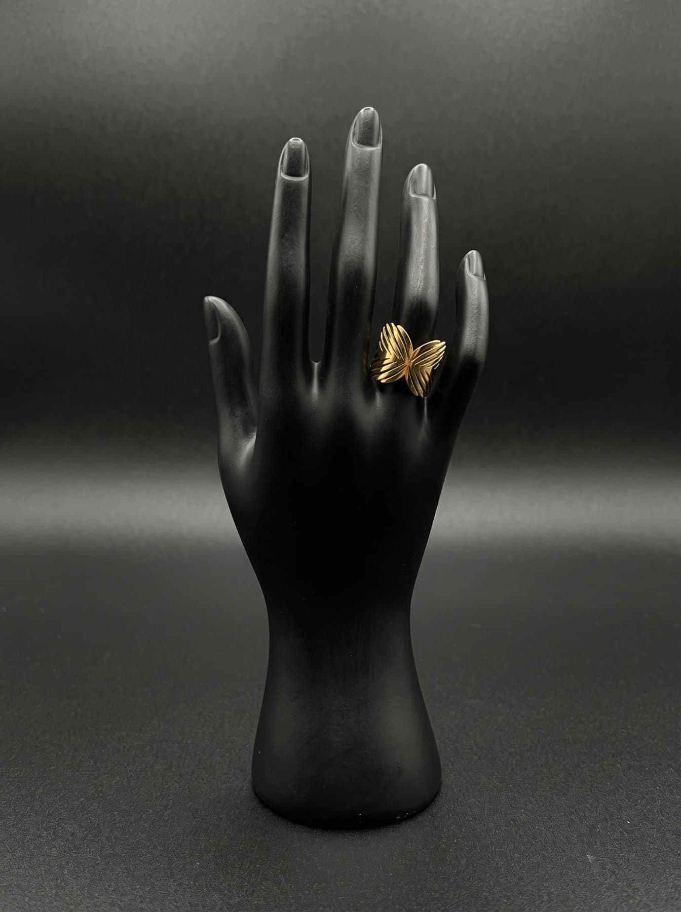 Anillo mariposa dorado