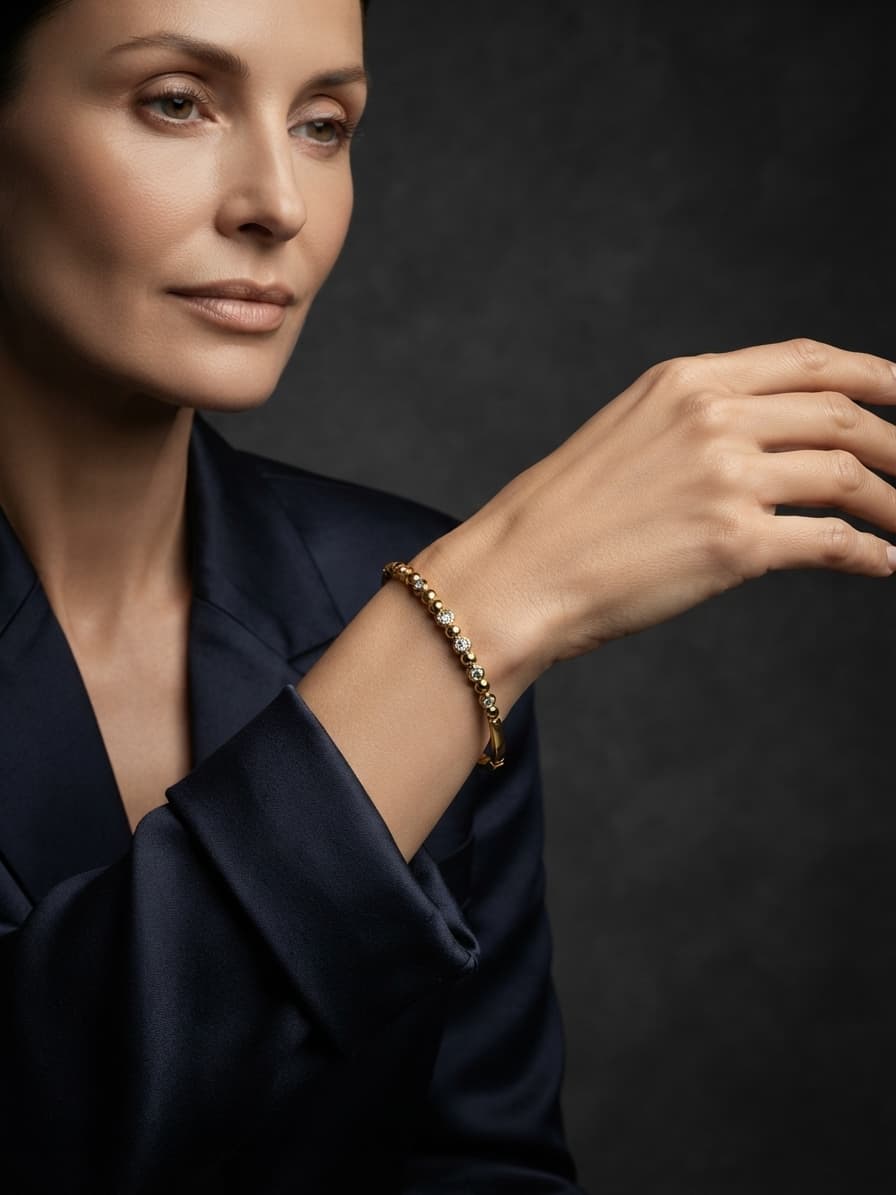 Pulsera mediana de acero, puesta