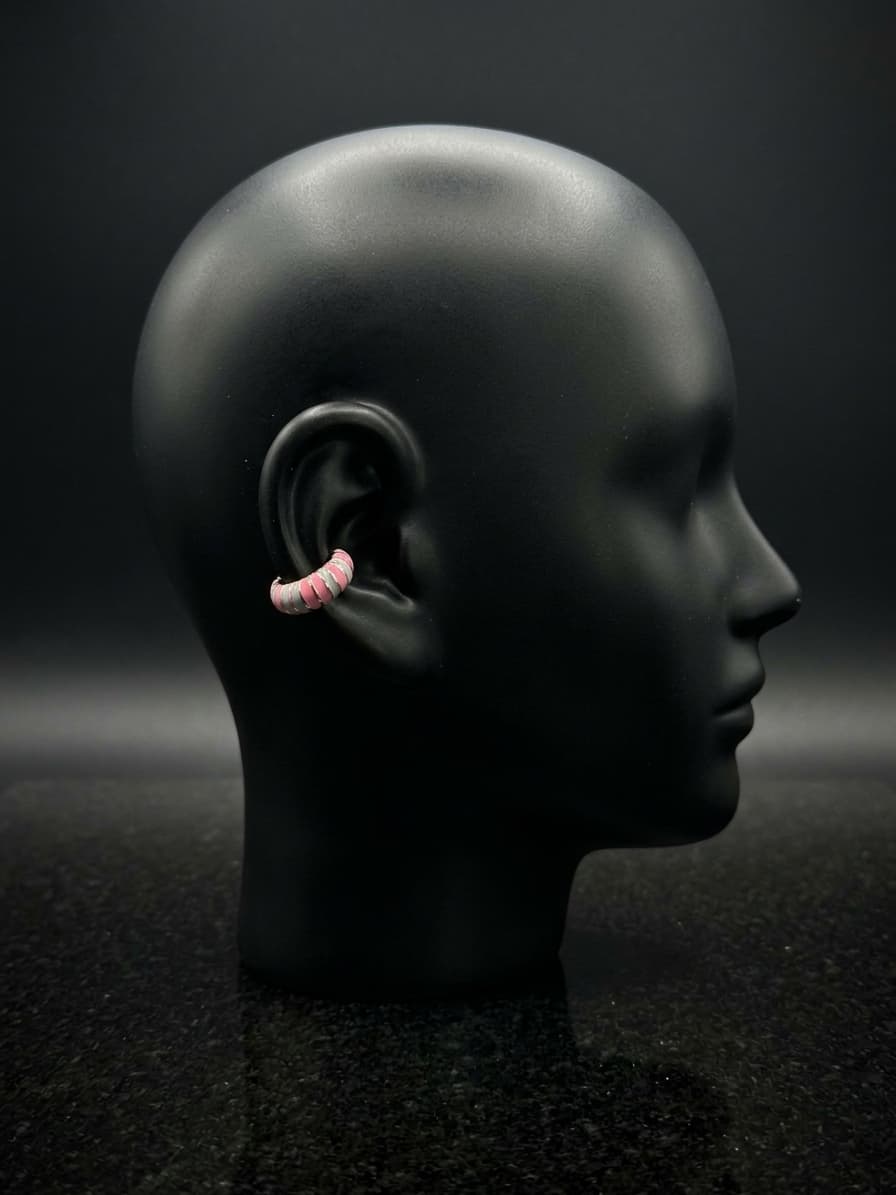 Ear cuff y ear coff chico azul-rosa, puesta