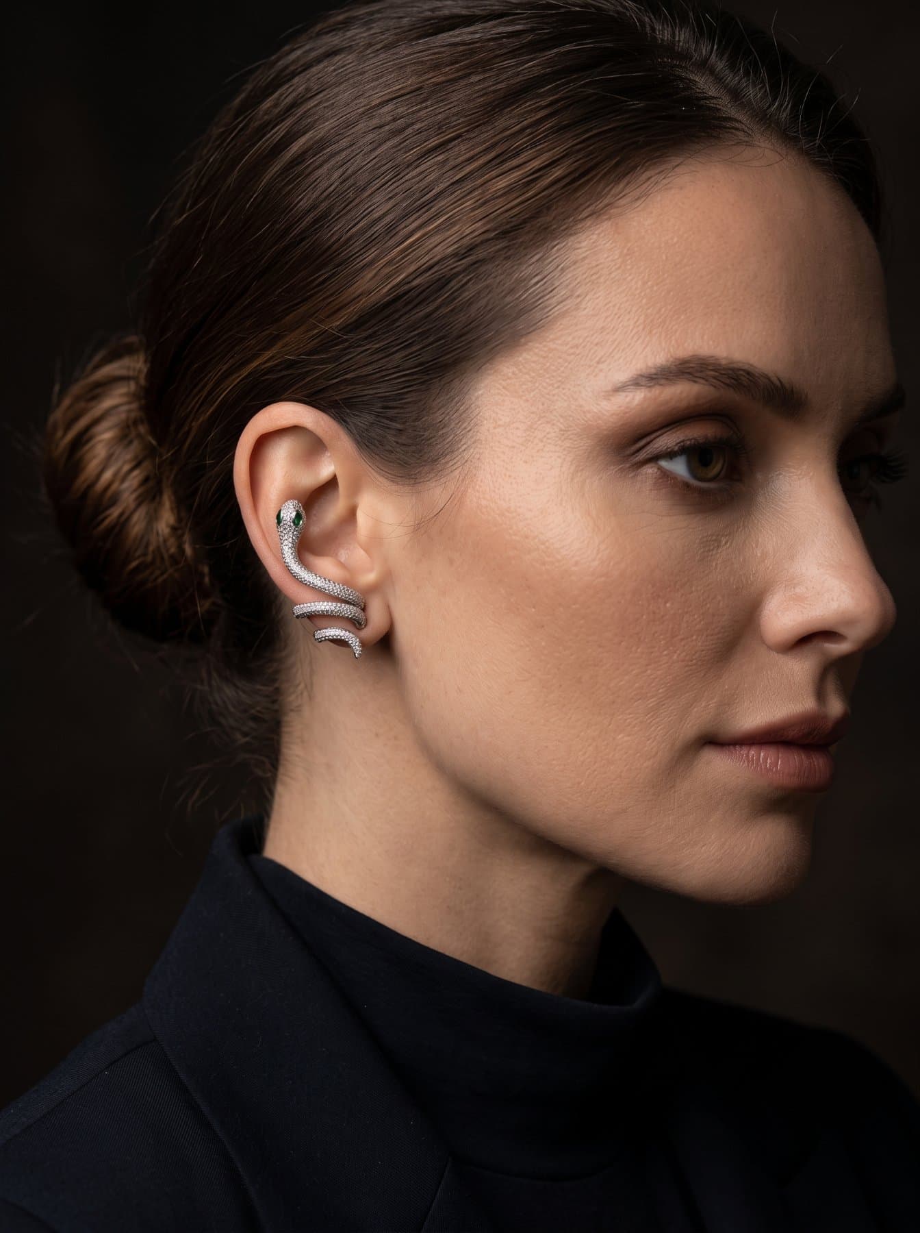 Ear cuff chico de serpiente, puesta