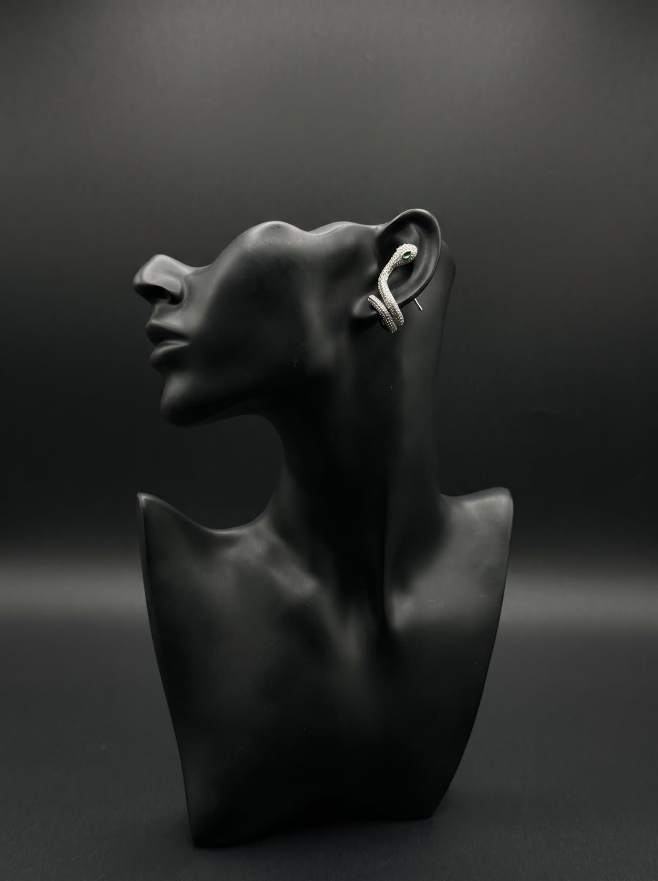 Ear cuff chico de serpiente